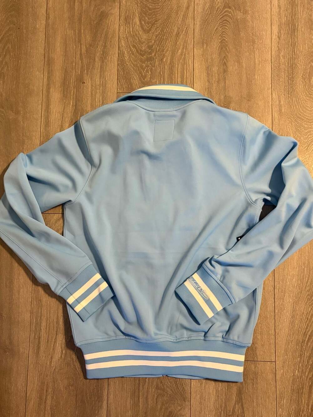 Mitchell & Ness Philadelphia Phillies MLB Replica Batting Practice Jacket - Picture 6 of 6